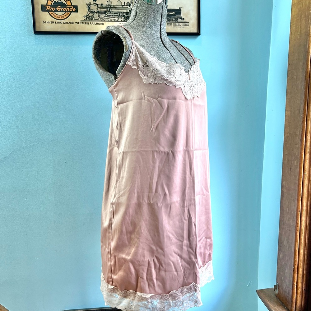 Women’s Lace Trim Slip Dress in Light Pink